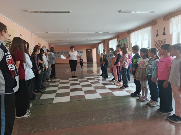 «Ура, каникулы!».